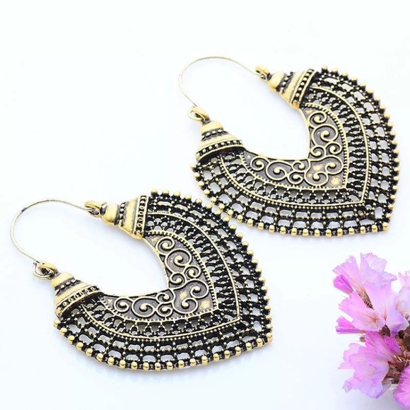 🔴Gold Bohemian Boho Carved Engraved Earrings - Picture 3 of 3